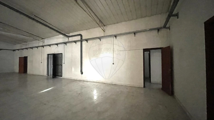 Armazém para Venda em Escapães Foto 13