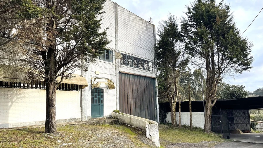 Armazém para Venda em Escapães Foto 4