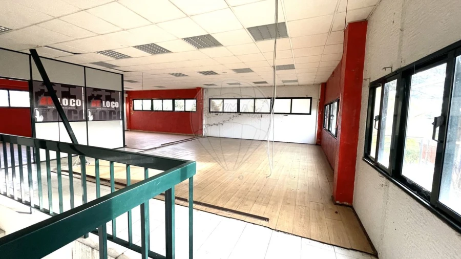 Armazém para Venda em Escapães Foto 28