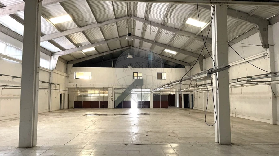 Armazém para Venda em Escapães Foto 8