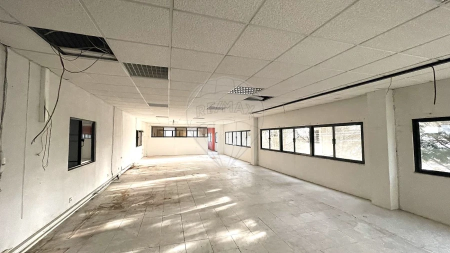 Armazém para Venda em Escapães Foto 25