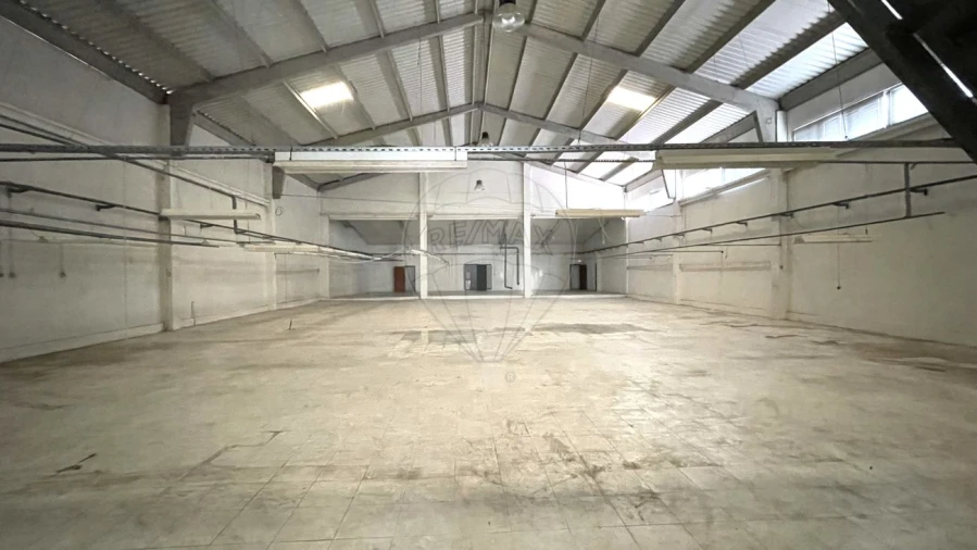 Armazém para Venda em Escapães Foto 7