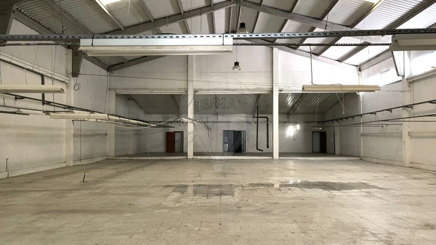 Armazém para Venda em Escapães Foto 34