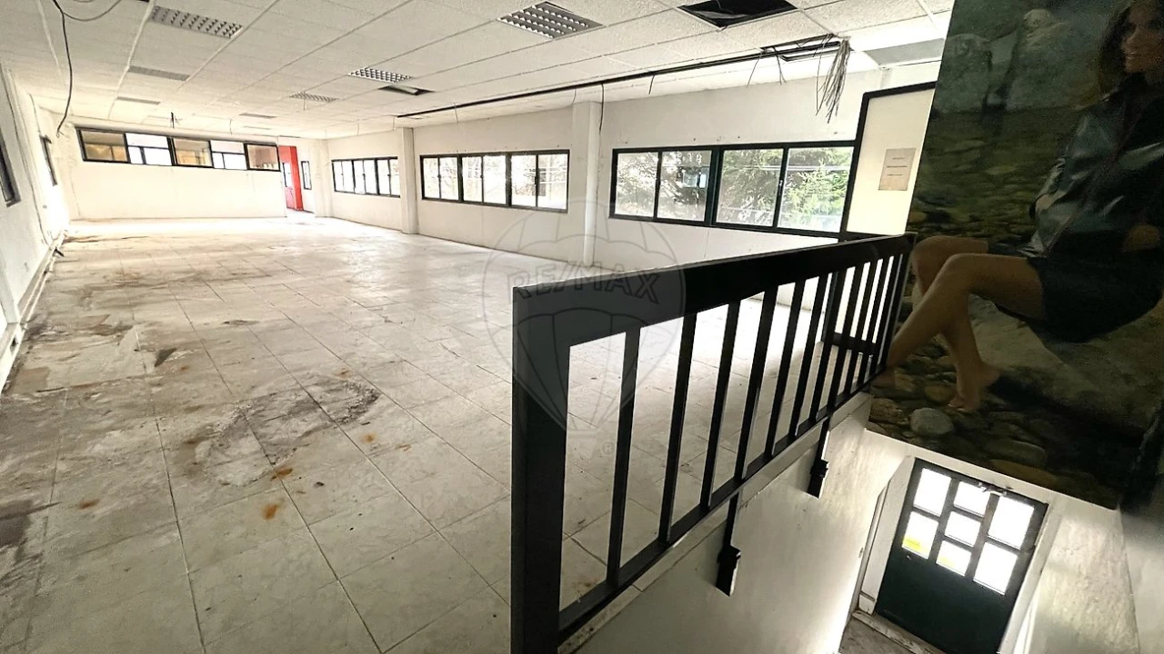 Armazém para Venda em Escapães Foto 31