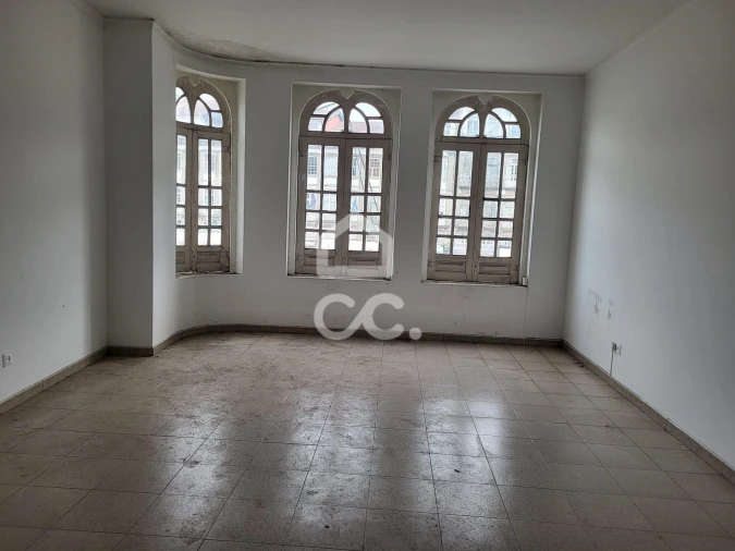 Escritório para Arrendamento em Oliveira, São Paio e São Sebastião Foto 3