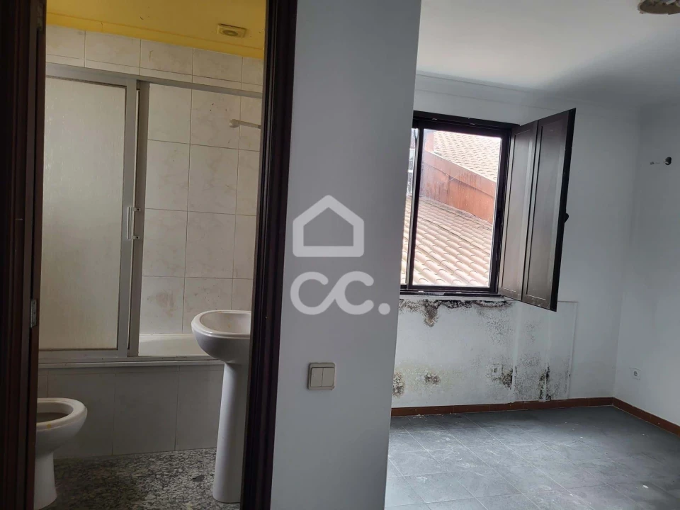 Escritório para Arrendamento em Oliveira, São Paio e São Sebastião Foto 4