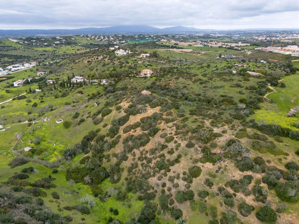 Terreno para Venda em Lagos (São Sebastião e Santa Maria) Foto 1