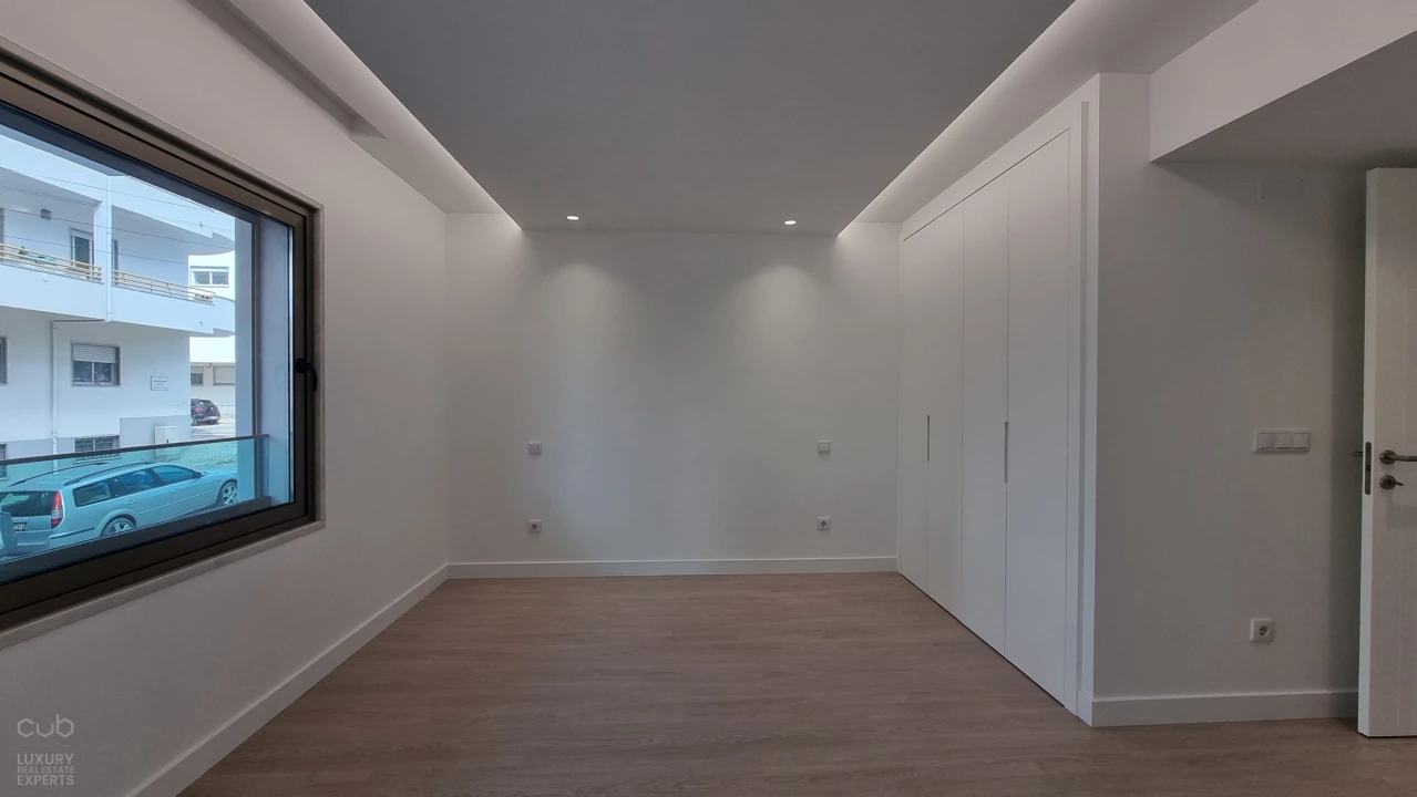 Apartamento T3 para Venda em Costa da Caparica Foto 24