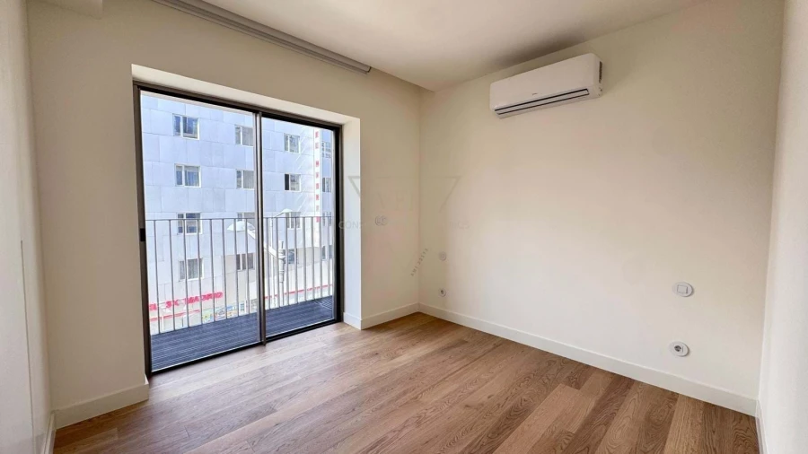 Apartamento T1 para Venda em Santo António Foto 27