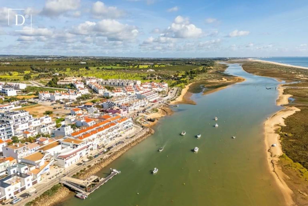Moradia T4 para Venda em Conceição e Cabanas de Tavira Foto 1
