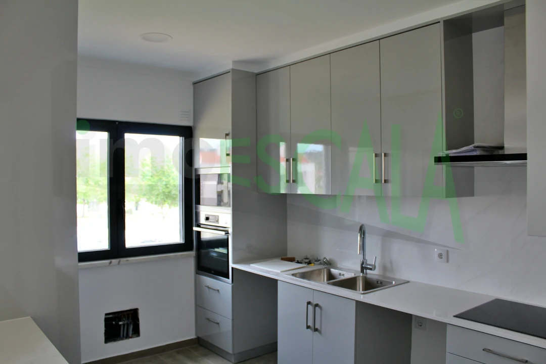 Apartamento T2 para Venda em Arruda dos Vinhos Foto 3