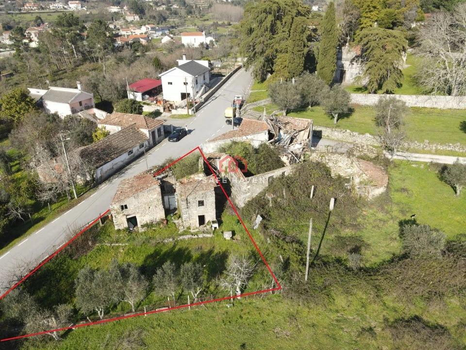 Moradia T0 para Venda em Santiago de Cassurrães e Póvoa de Cervães Foto 5