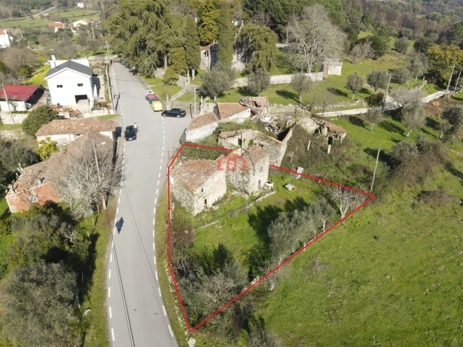 Moradia T0 para Venda em Santiago de Cassurrães e Póvoa de Cervães Foto 3