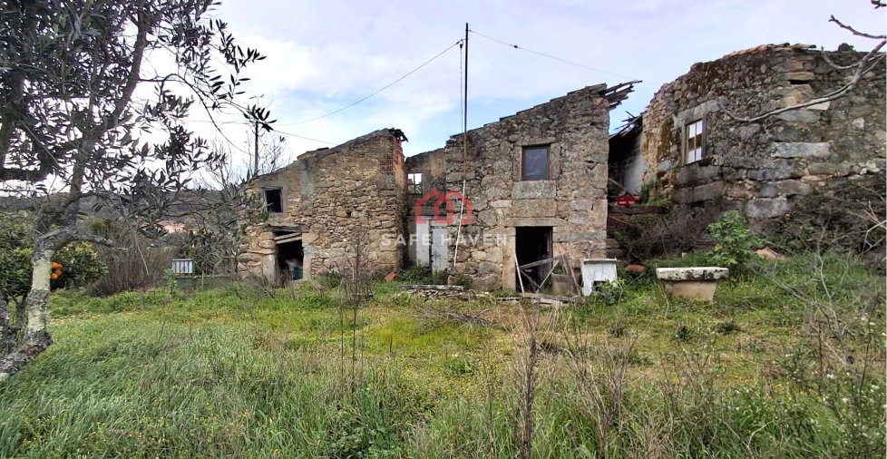 Moradia T0 para Venda em Santiago de Cassurrães e Póvoa de Cervães Foto 4