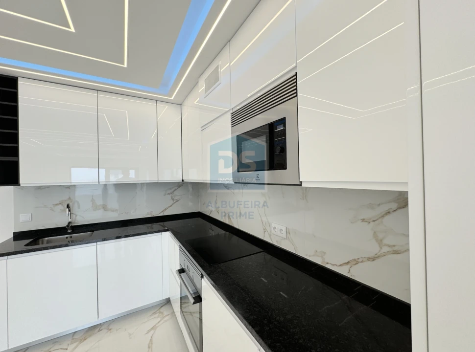 Apartamento T2 para Venda em Quarteira Foto 9