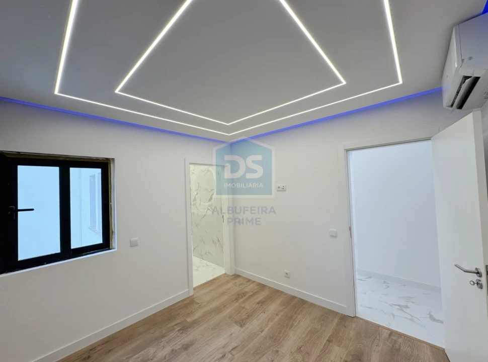 Apartamento T2 para Venda em Quarteira Foto 31
