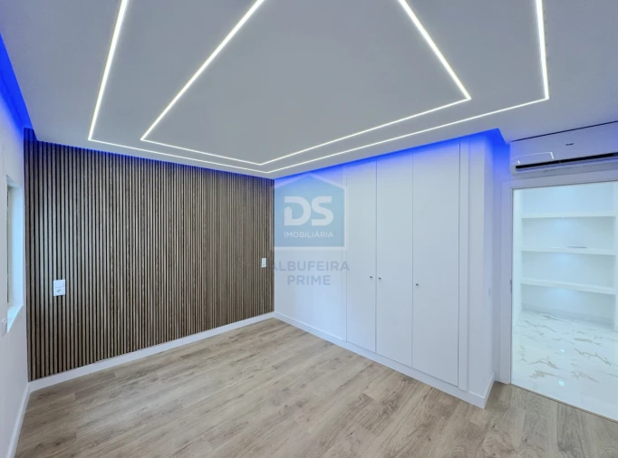 Apartamento T2 para Venda em Quarteira Foto 32