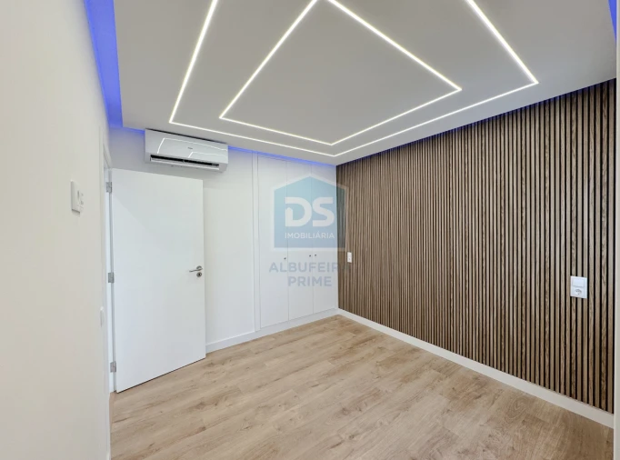 Apartamento T2 para Venda em Quarteira Foto 26