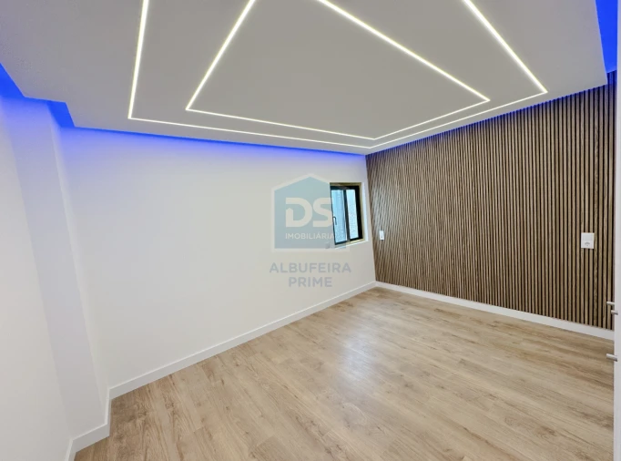 Apartamento T2 para Venda em Quarteira Foto 33
