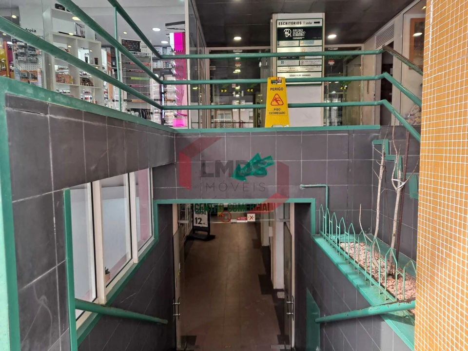 Loja para Venda em Gondomar (São Cosme), Valbom e Jovim Foto 15