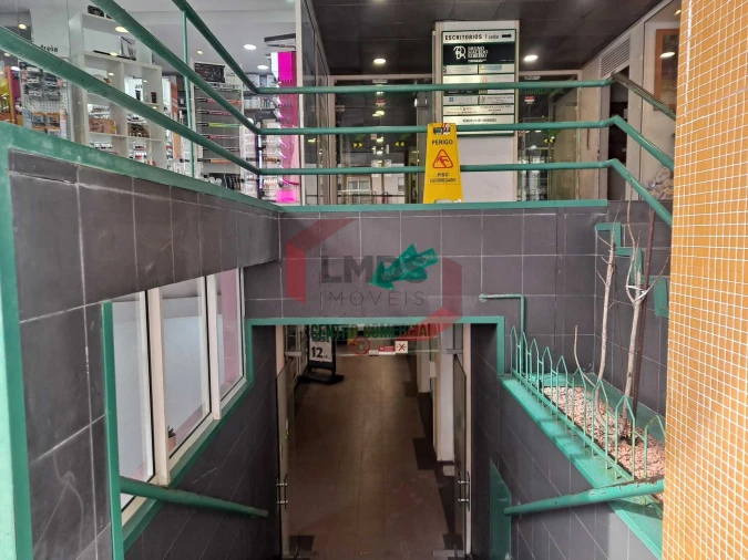 Loja para Venda em Gondomar (São Cosme), Valbom e Jovim Foto 15