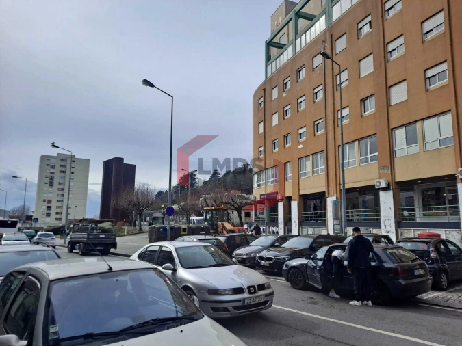 Loja para Venda em Gondomar (São Cosme), Valbom e Jovim Foto 16