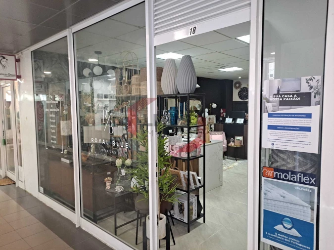 Loja para Venda em Gondomar (São Cosme), Valbom e Jovim