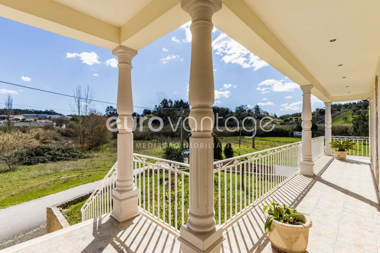 Moradia T4 para Venda em Maceira Foto 7