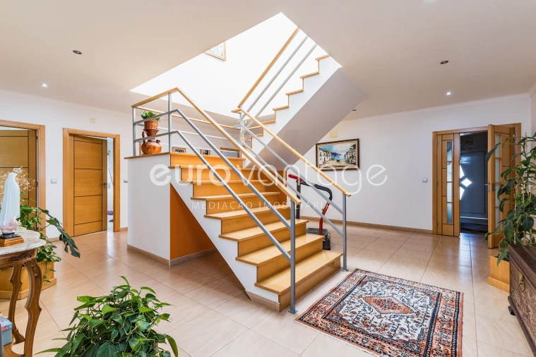 Moradia T4 para Venda em Maceira Foto 3