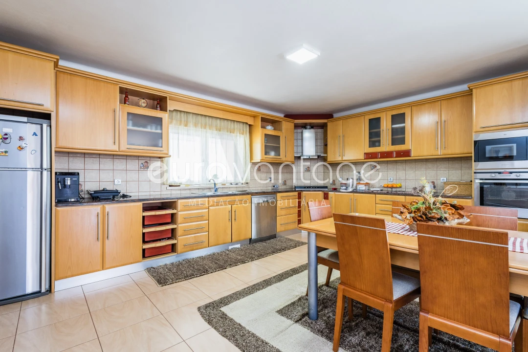 Moradia T4 para Venda em Maceira Foto 10