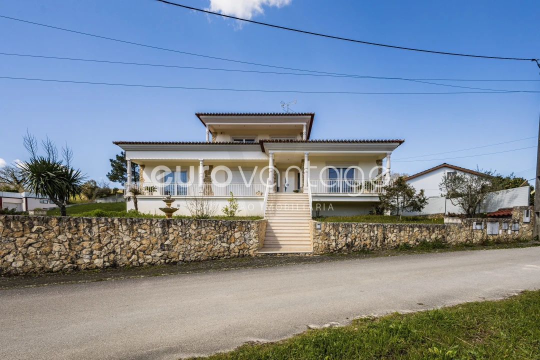 Moradia T4 para Venda em Maceira Foto 2