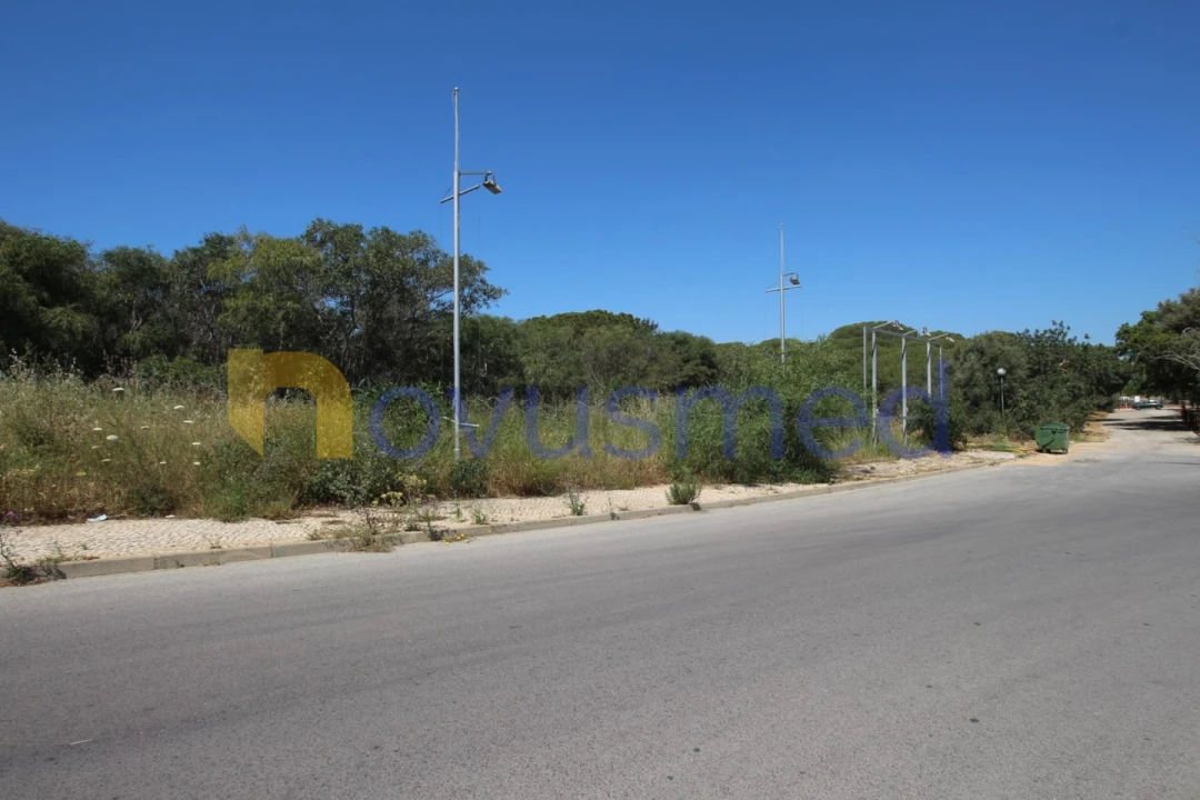 Terreno Comércio / Armazém para Venda em Albufeira e Olhos de Água Foto 4