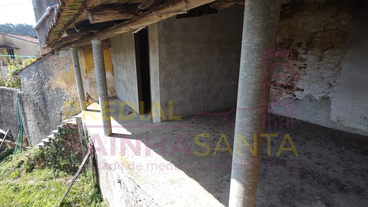 Moradia T2 para Venda em Arrifana Foto 9