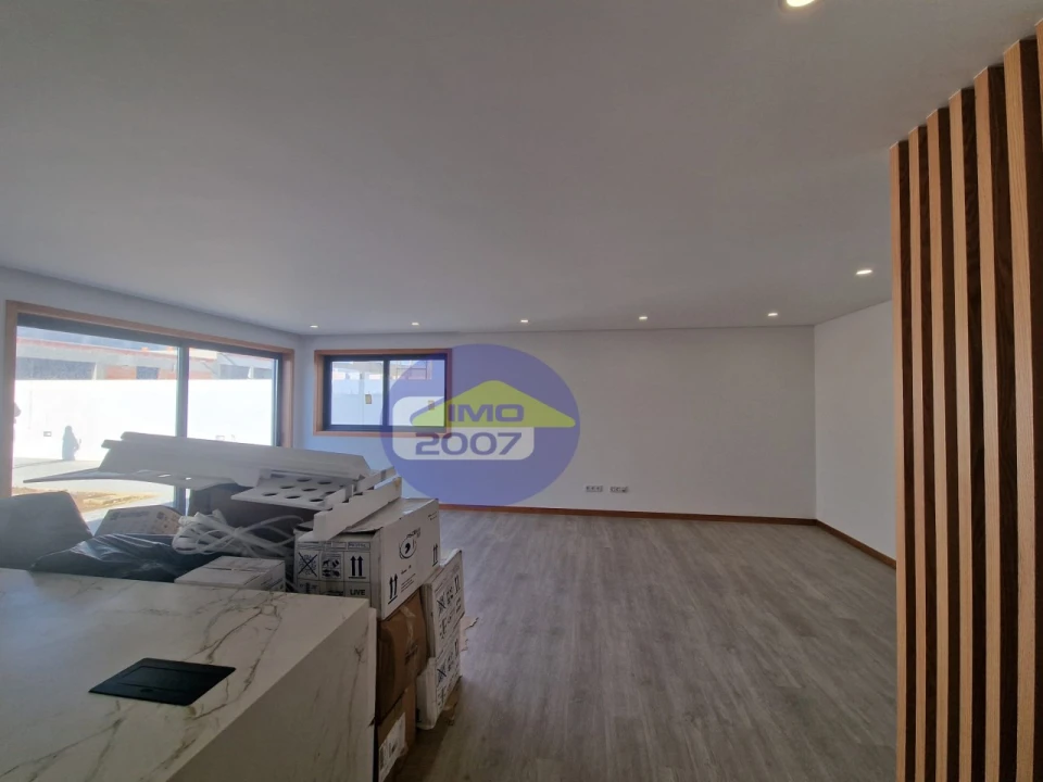 Moradia T3 para Venda em Santa Maria de Lamas Foto 11