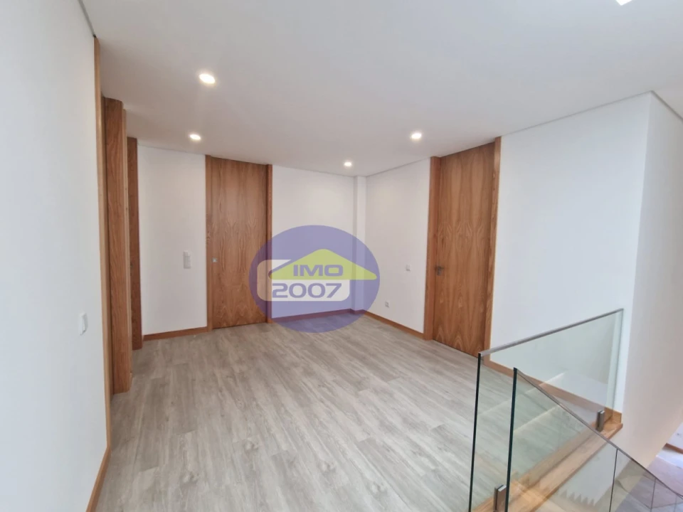 Moradia T3 para Venda em Santa Maria de Lamas Foto 14