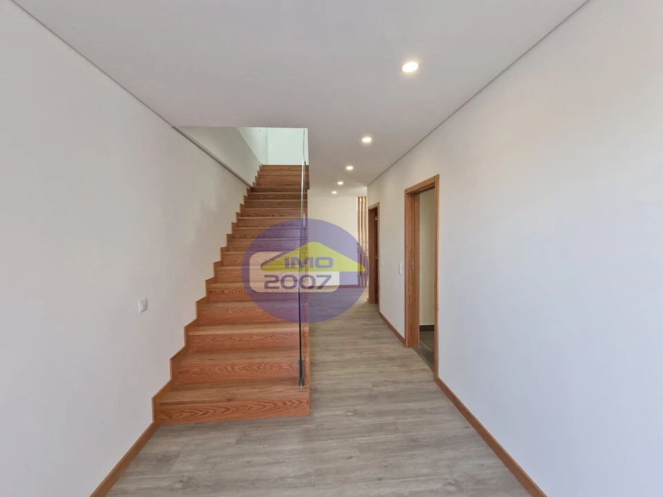 Moradia T3 para Venda em Santa Maria de Lamas Foto 15