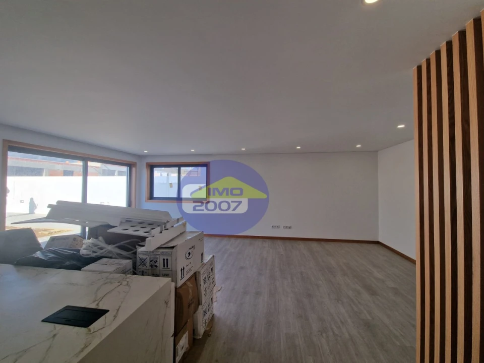 Moradia T3 para Venda em Santa Maria de Lamas Foto 12