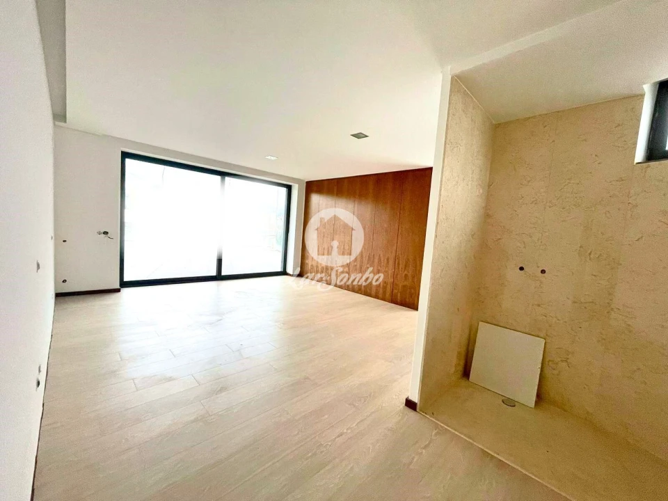 Moradia T4 para Venda em Abade de Neiva Foto 11