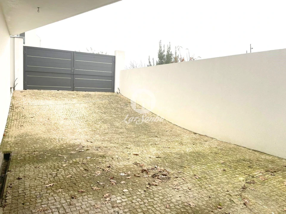 Moradia T4 para Venda em Abade de Neiva Foto 18