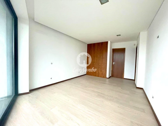 Moradia T4 para Venda em Abade de Neiva Foto 15