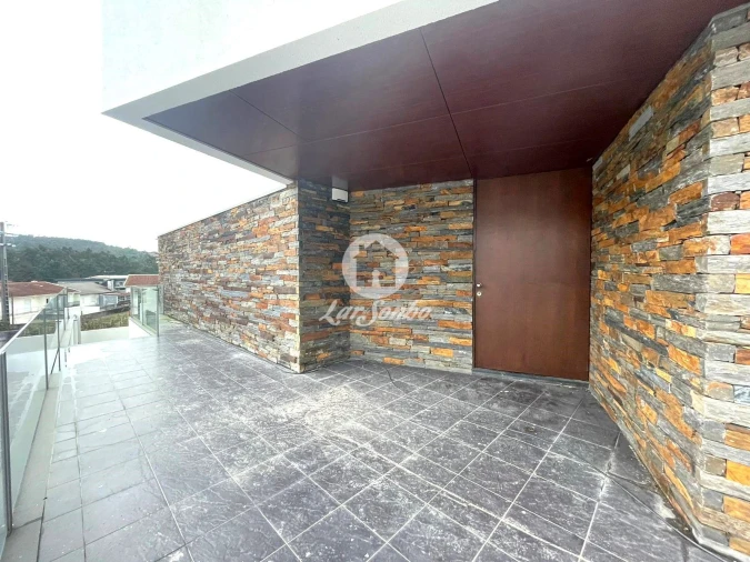 Moradia T4 para Venda em Abade de Neiva Foto 1