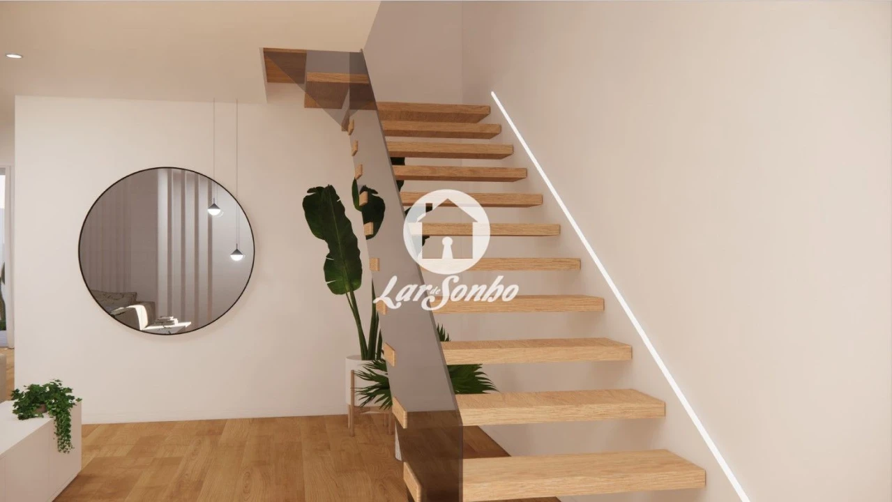 Moradia T4 para Venda em Roriz Foto 7