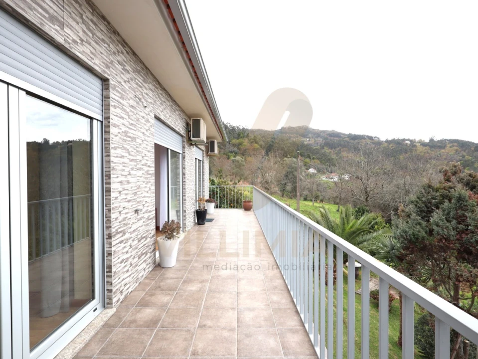 Moradia T3 para Venda em Refoios do Lima Foto 17