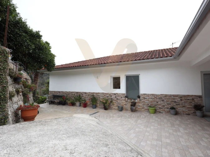 Moradia T3 para Venda em Refoios do Lima Foto 8