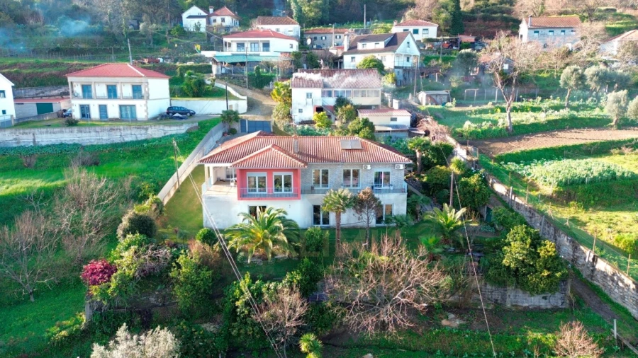 Moradia T3 para Venda em Refoios do Lima Foto 2