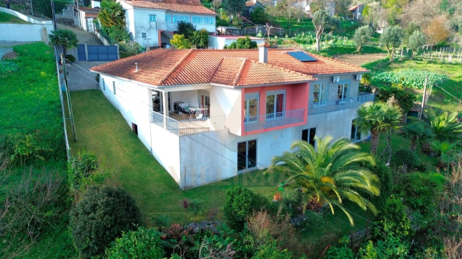 Moradia T3 para Venda em Refoios do Lima Foto 3