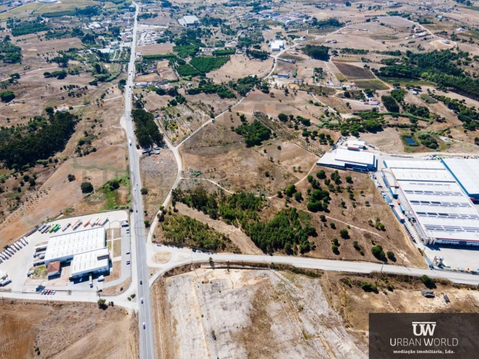 Terreno Comércio / Armazém para Venda em Aveiras de Cima Foto 4