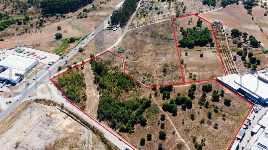 Terreno Comércio / Armazém para Venda em Aveiras de Cima