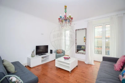 Apartamento T2 para Arrendamento em Arroios