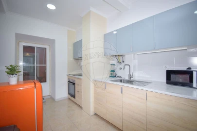 Apartamento T2 para Arrendamento em Arroios
